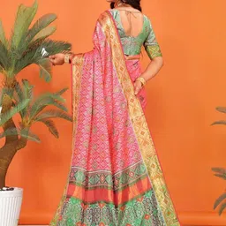AKSH FASHION Pink Silk Blend Sarees image 2