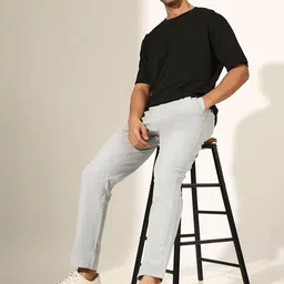 SHOWOFFFF Men Straight Fit Low-Rise Easy Wash Pleated Trousers image 3