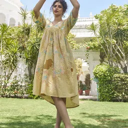 PEACH PIPER Floral Printed Flared Sleeve Empire Dress image 4