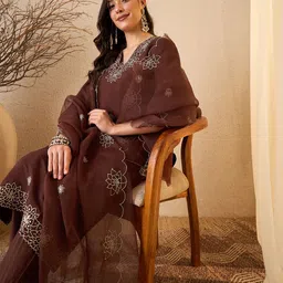 Royal Export Women Floral Embroidered Regular Sequinned Kurta & Trousers With Dupatta-image-9