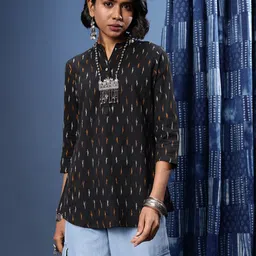 Taavi Geometric Woven Design Ikat Kurti-image-39