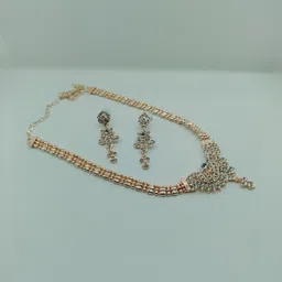 Women Click Stone-Studded Jewellery Set image 1