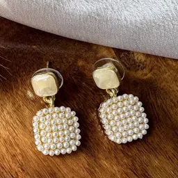 PASU FASHION Gold-Plated Artificial Beads Beaded Square Drop Earrings image 2