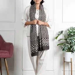 Style Shoes Geometric Printed Pure Cotton Stole image 4