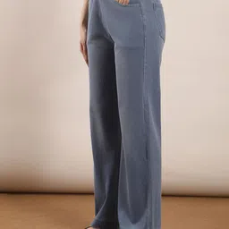 FCK-3 Women Wide Leg High-Rise Light Fade Stretchable Jeans image 3