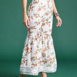 sangria Women Flared White Polyester Trousers image 2