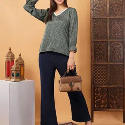 Mishy Women Green Puff Sleeves Floral Printed V-Neck Top-picture-25