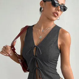 StyleCast x Revolte WomanFittedRegular Top image 2