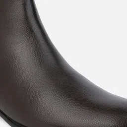 Styli Men Round Toe Chelsea Zipper Boots image 4