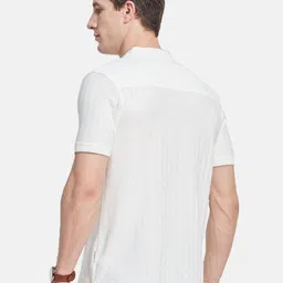 Octave Men Self Design Mandarin Collar Cotton T-shirt image 3