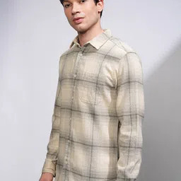 HIGHLANDER Men Spread Collar Tartan Checked Cotton Casual Shirt image 5