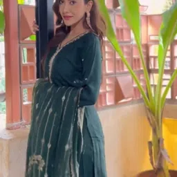 GUNVANTI FAB Floral Embroidered Sequinned Work Straight Kurta With Trousers & Dupatta image 3