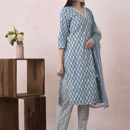 FASHOR Women Ethnic Motifs Printed Pure Cotton Kurta with Trouser & Dupatta image 3