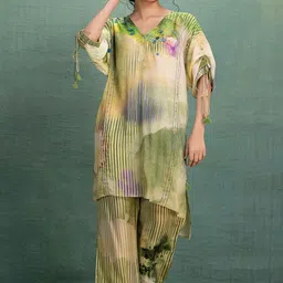 Kahani Lush Printed V-Neck Pure Cotton Tunic With Trousers-picture-25