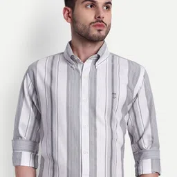 The Collared Men Classic Tailored Fit Horizontal Stripes Checked Casual Shirt-image-91