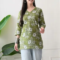 ANUKRITIBYNIDHIFASHION Women Floral Printed V-Neck Cotton Top-image-79