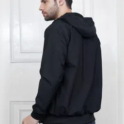 COMFITS Men Colourblocked Lightweight Outdoor Cape Jacket with Embroidered image 4