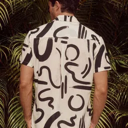 ZYNG Men Abstract Printed Spread Collar Cotton Casual Shirt image 3