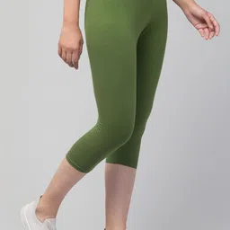 UllasPemium Women Pack Of 2 Skinny Fit Capris image 5