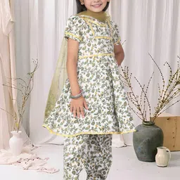 Cutiekins Girls Floral Printed A-Line Kurta with Trousers & Dupatta image 2