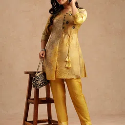 Vbuyz Women Ethnic Motifs Printed Kurta with Trousers-picture-31