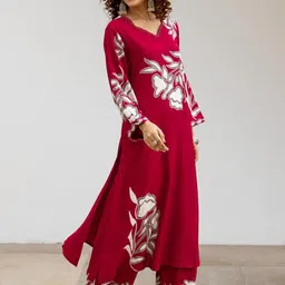 DIVASTRI Women Floral Printed Regular Beads and Stones Kurta with Palazzos image 3