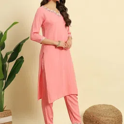 IkDaiya Women Regular Thread Work Kurta with Trousers & With Dupatta image 4