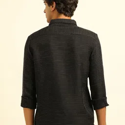 THE BEETEL HOUSE Men Classic Fit Vertical Striped Spread Collar Casual Shirt image 5