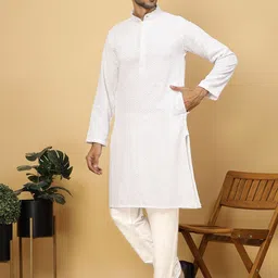 FABINALIV Men Thread Work Kurta image 3