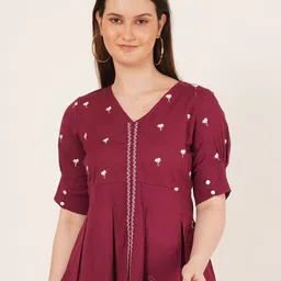 Missethic Floral Embroidered Puff Sleeves Cotton Peplum Top-picture-46