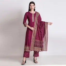 ichaa Women Viscose Rayon Kurta Pant Dupatta Set image 5