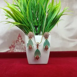 bsint Awww Crystals Studded Pendant with Earrings Set-picture-40