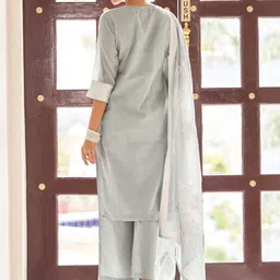 DRESOUL Ethnic Motifs Embroidered Straight Thread Work Kurta with Trousers & Dupatta image 3
