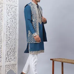 Jompers Men Floral Embroidered Regular Chikankari Kurta with Pyjamas image 4