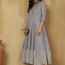 GLAM ROOTS Floral Printed Thread Work Cotton Tiered Anarkali Kurta image 4
