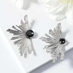 AVANT-GARDE PARIS Contemporary Studs Earrings image 2
