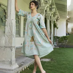 PEACH PIPERV-Neck Floral Embroidered Empire Dress-image-53