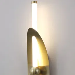 Mufasa Gold-Toned Aluminium Wall Lamp image 4