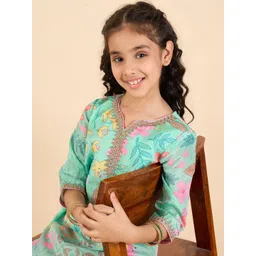Stylo Bug Girls Floral Printed Regular Kurta with Patiala image 4