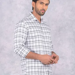 Crimsoune Club Men Smart Spread Collar Tartan Checked Cotton Slim Fit Casual Shirt image 3