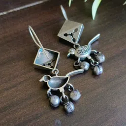 Sarichka Animal Shaped Drop Earrings image 4