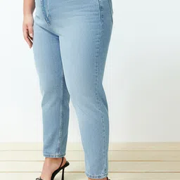 Trendyol Women Plus Size Light Fade Jeans-image-88