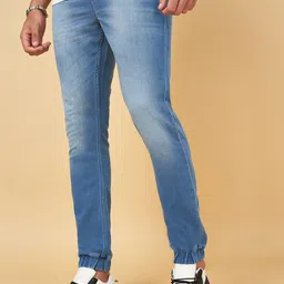 SF JEANS by Pantaloons Men Mid Rise Light Fade Whiskers Jogger image 3