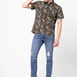 Celio Men Blue Slim Fit Mildly Distressed Light Fade Jeans image 4