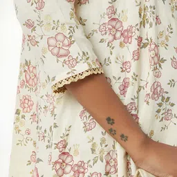 max Women Floral Printed Mandarin Collar Regular Kurta with Trousers image 5