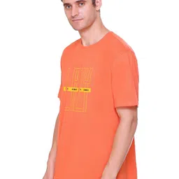 Colors and Blends Men Printed Pockets T-shirt image 5