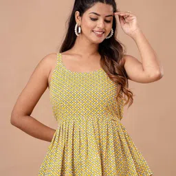 Rangun Women Floral Printed Top-picture-33