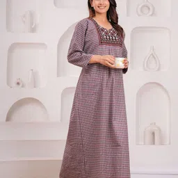 MAYA PRINT Women Checked Maxi Nightdress-picture-28