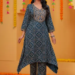 Rasokurti Women Ethnic Motifs Printed Regular Thread Work Kurta with Trousers-picture-31