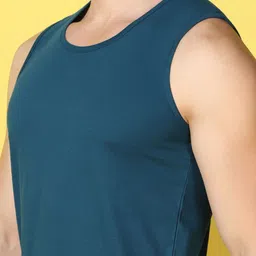 WOOSTRO Pack Of 2 Printed Super Combed Cotton Gym Vests VWS26(98 LGTGREEN)(PLAIN PEACOCK) image 2